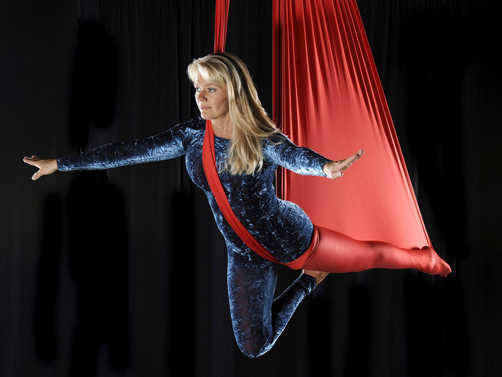 Aerial Silks and Trapeze performer Bo Ekstrand
